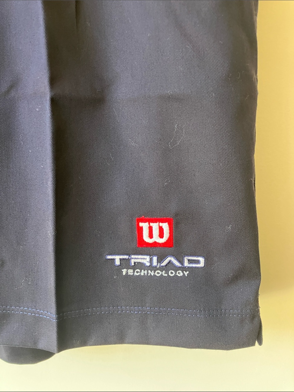 WILSON Men’s Navy Tennis Shorts w/ Red Logo + Striped Waistband Size 34 NWT - Picture 2 of 11